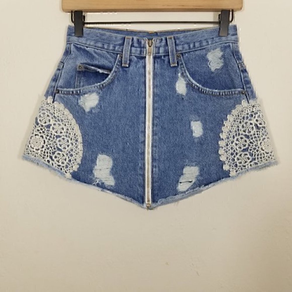 Carmar Embroidered Zip Up Denim Mini Skirt‎ Size 26